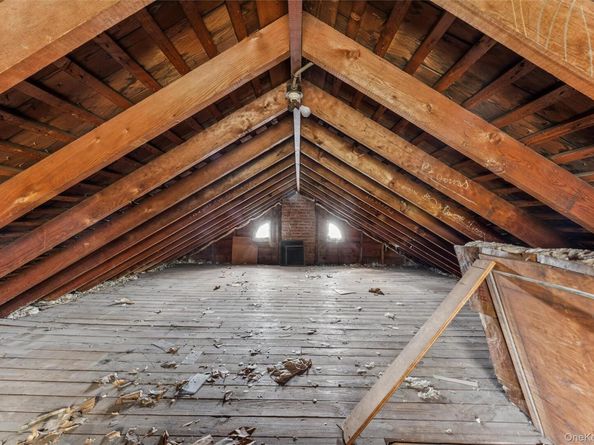 190 Lincoln Avenue, Mineola NY 11501