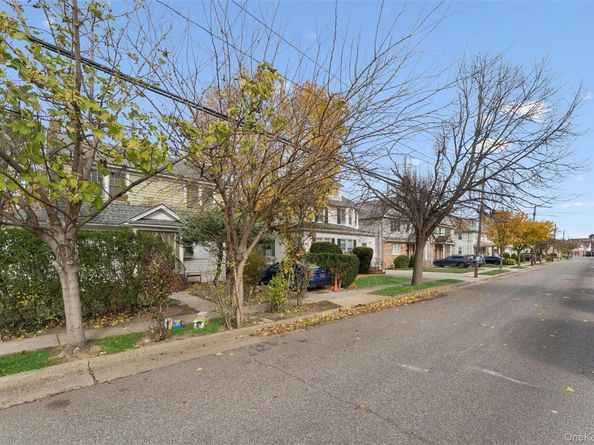 190 Lincoln Avenue, Mineola NY 11501