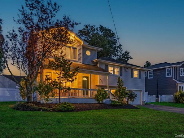 3608 Tonopah Street, Seaford NY 11783