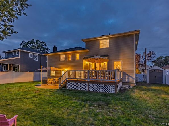 3608 Tonopah Street, Seaford NY 11783
