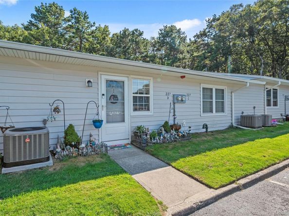 227 Blackpool Court D, Ridge NY 11961