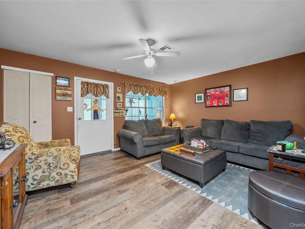 227 Blackpool Court D, Ridge NY 11961