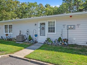 227 Blackpool Court D, Ridge NY 11961