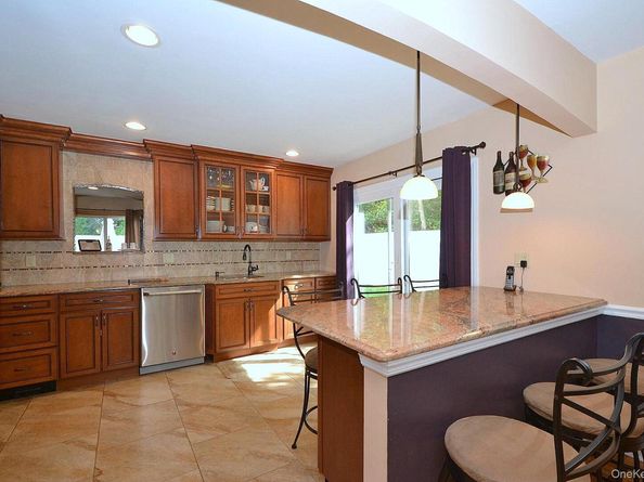 11 Barkley Lane, Nesconset NY 11767