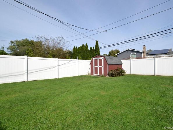 11 Barkley Lane, Nesconset NY 11767