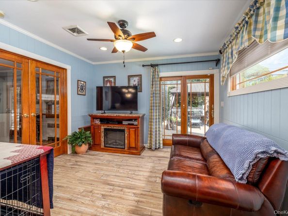 15 Baylis Rd Baylis Road, Rockville Centre NY 11570