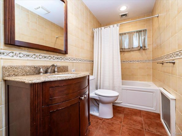 15 Baylis Rd Baylis Road, Rockville Centre NY 11570