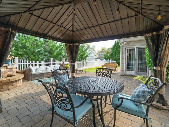15 Baylis Rd Baylis Road, Rockville Centre NY 11570