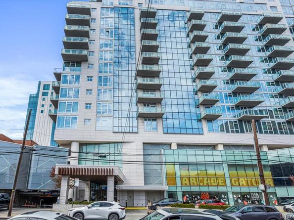 13336 37 Avenue 11H, Flushing NY 11354