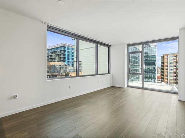 13336 37 Avenue 11H, Flushing NY 11354