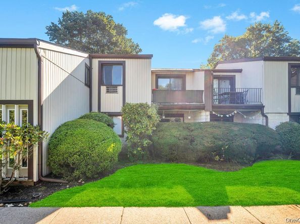 63 Richmond Boulevard 4B, Ronkonkoma NY 11779