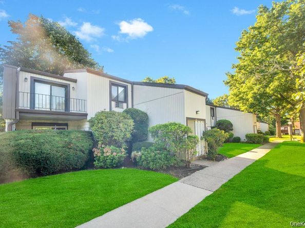 63 Richmond Boulevard 4B, Ronkonkoma NY 11779