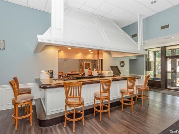 63 Richmond Boulevard 4B, Ronkonkoma NY 11779