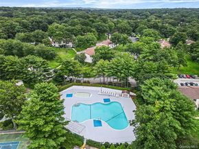 63 Richmond Boulevard 4B, Ronkonkoma NY 11779