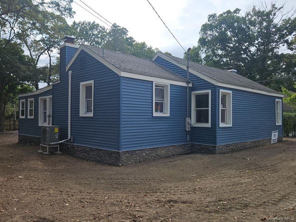 700 Hallock Avenue, Port Jefferson Station NY 11776