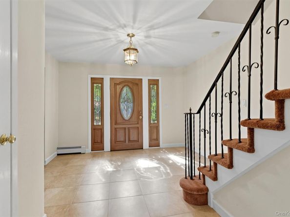 9 Snowball Drive, Cold Spring Harbor NY 11724