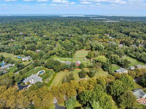 9 Snowball Drive, Cold Spring Harbor NY 11724