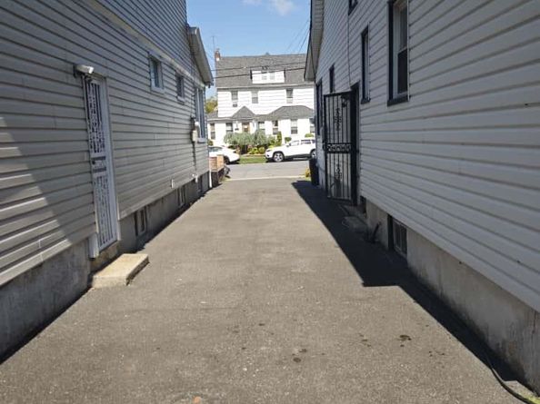204-06 109th Avenue, Hollis NY 11412