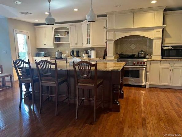 2 Sunset Lane, Garden City NY 11530