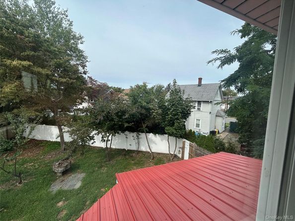 140 E Marie Street, Hicksville NY 11801