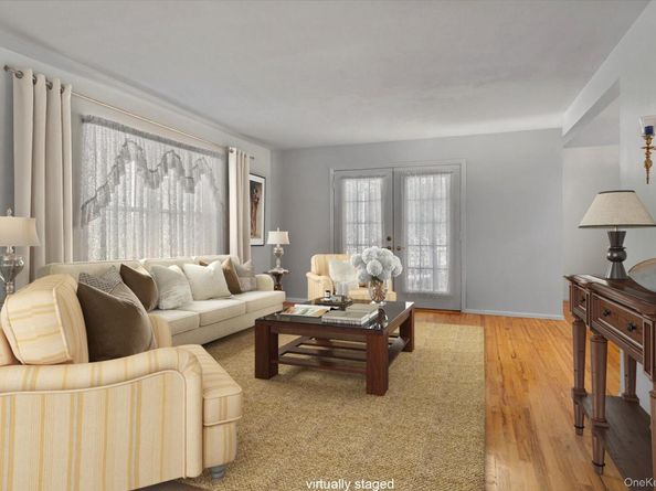 8 Jacqueline Drive, Manorville NY 11949