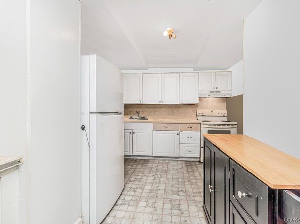 338 Ashburton Avenue, Yonkers NY 10701