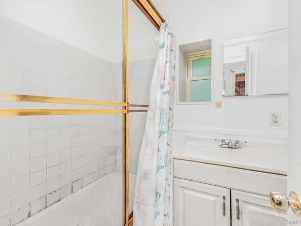 338 Ashburton Avenue, Yonkers NY 10701