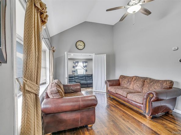 14 Dartmouth Drive, Bay Shore NY 11706