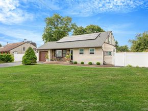 14 Dartmouth Drive, Bay Shore NY 11706