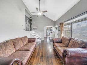 14 Dartmouth Drive, Bay Shore NY 11706