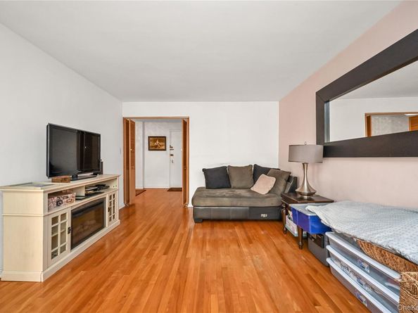99-10 60 Ave 3B, Corona NY 11368