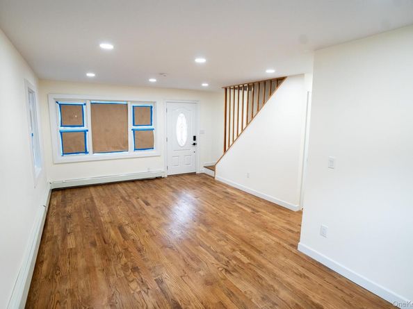 1264 Broadway Avenue, Holbrook NY 11741