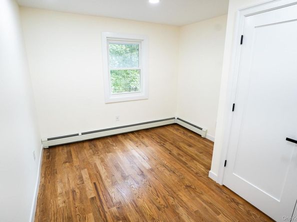 1264 Broadway Avenue, Holbrook NY 11741