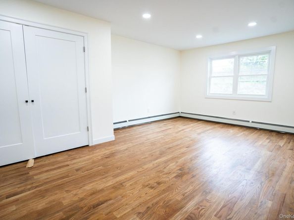 1264 Broadway Avenue, Holbrook NY 11741