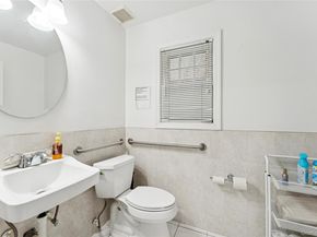 5 Seaton Gate, Valley Stream NY 11580