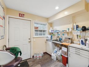 5 Seaton Gate, Valley Stream NY 11580