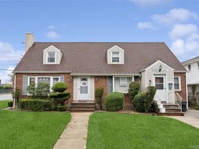 5 Seaton Gate, Valley Stream NY 11580