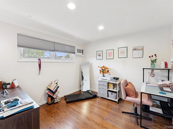 5 Seaton Gate, Valley Stream NY 11580