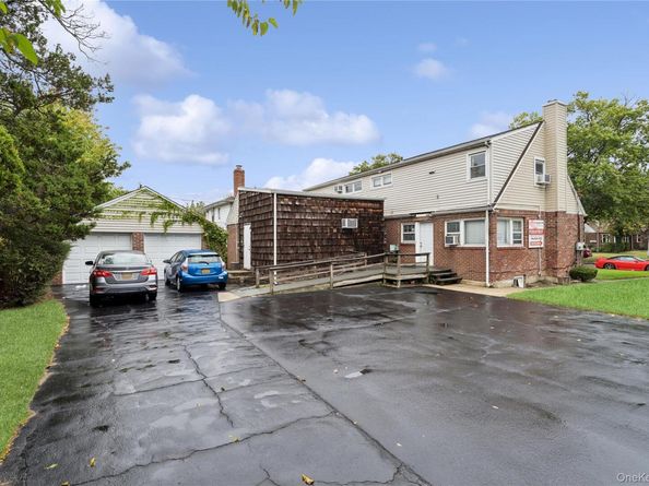 5 Seaton Gate, Valley Stream NY 11580