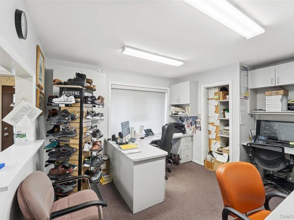 5 Seaton Gate, Valley Stream NY 11580