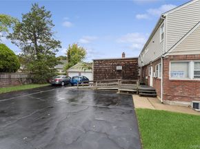 5 Seaton Gate, Valley Stream NY 11580