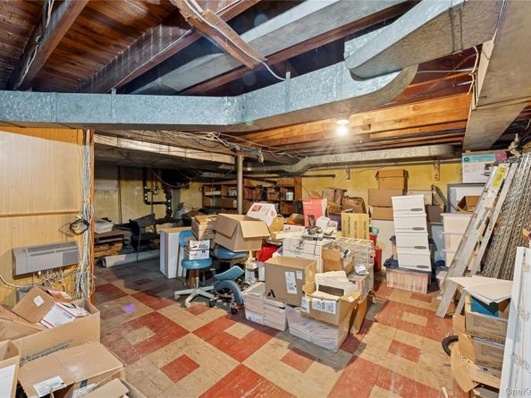 5 Seaton Gate, Valley Stream NY 11580