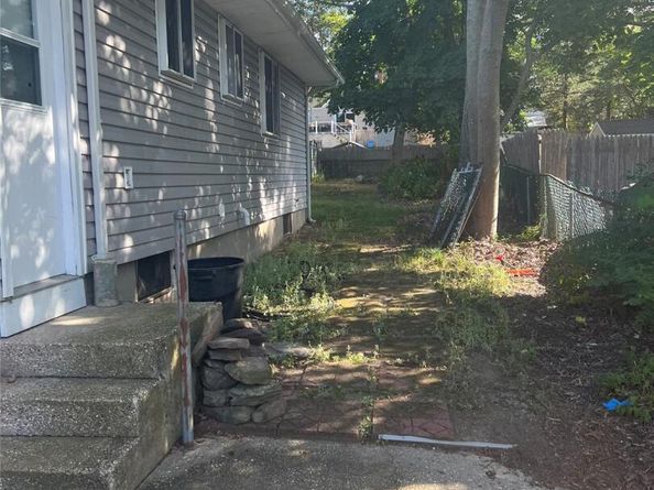 10 Cedarhurst Avenue, Selden NY 11784