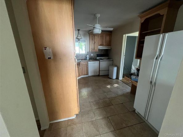 10 Cedarhurst Avenue, Selden NY 11784