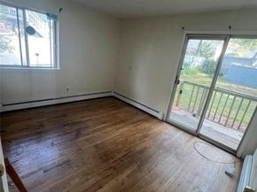 10 Cedarhurst Avenue, Selden NY 11784