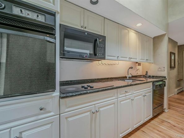 98 Eatons Neck Road, Northport NY 11768