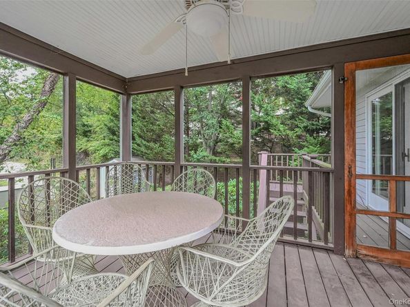 98 Eatons Neck Road, Northport NY 11768