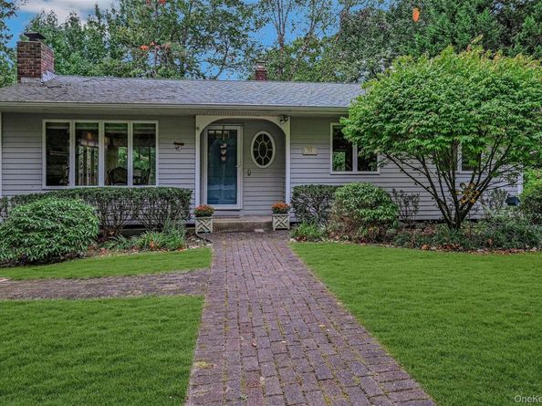 98 Eatons Neck Road, Northport NY 11768