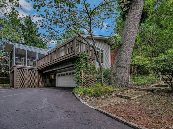 98 Eatons Neck Road, Northport NY 11768