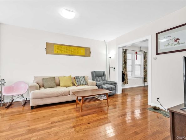 102-16 85th Drive, Richmond Hill NY 11418